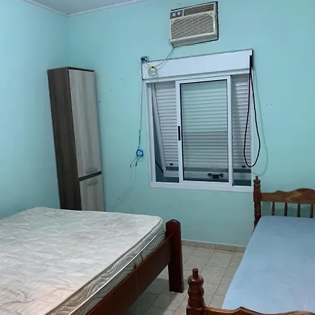 Casa Agradável há 80 metros praia toninhas-2
